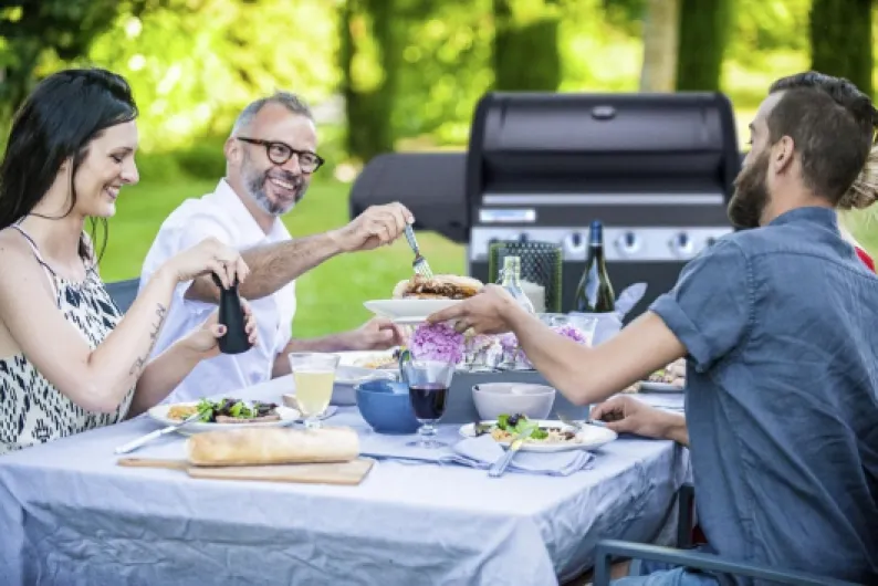 Campingaz 4 Series LS Plus Barbecue à gaz avec 2 grilles, 4 brûleurs en acier inoxydable et 1 côté