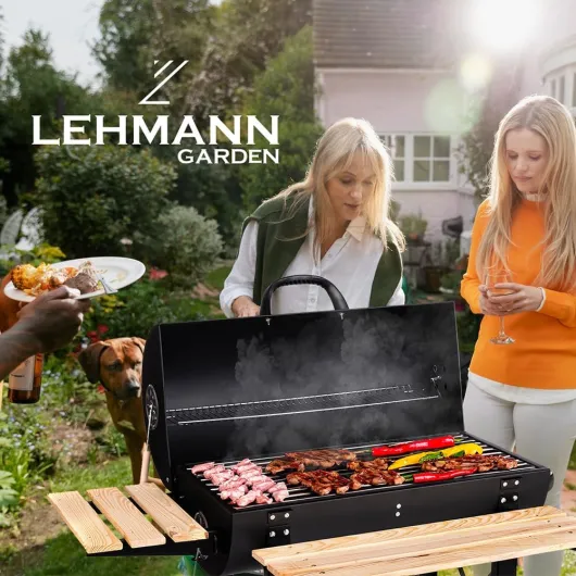 Barbecue Charbon de Bois avec Grille de Cuisson XL, avec Deux Étagères en Bois, Couvercle, Roulettes et Poignée non Chauffante, Barbecue à Charbon pour le Jardin, la Terrasse, le Camping