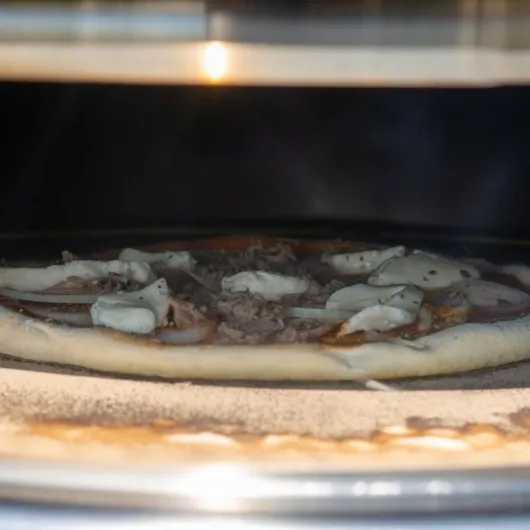 BBQ-Toro Four à pizza pour barbecue boule de 57 cm de diamètre - Acier inoxydable - Avec pierre à pizza, pelle et thermomètre